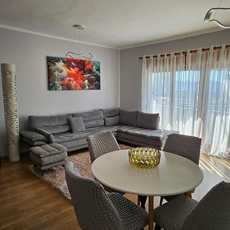 Апартаменти Sky Dwelling Тирана Екстер'єр фото