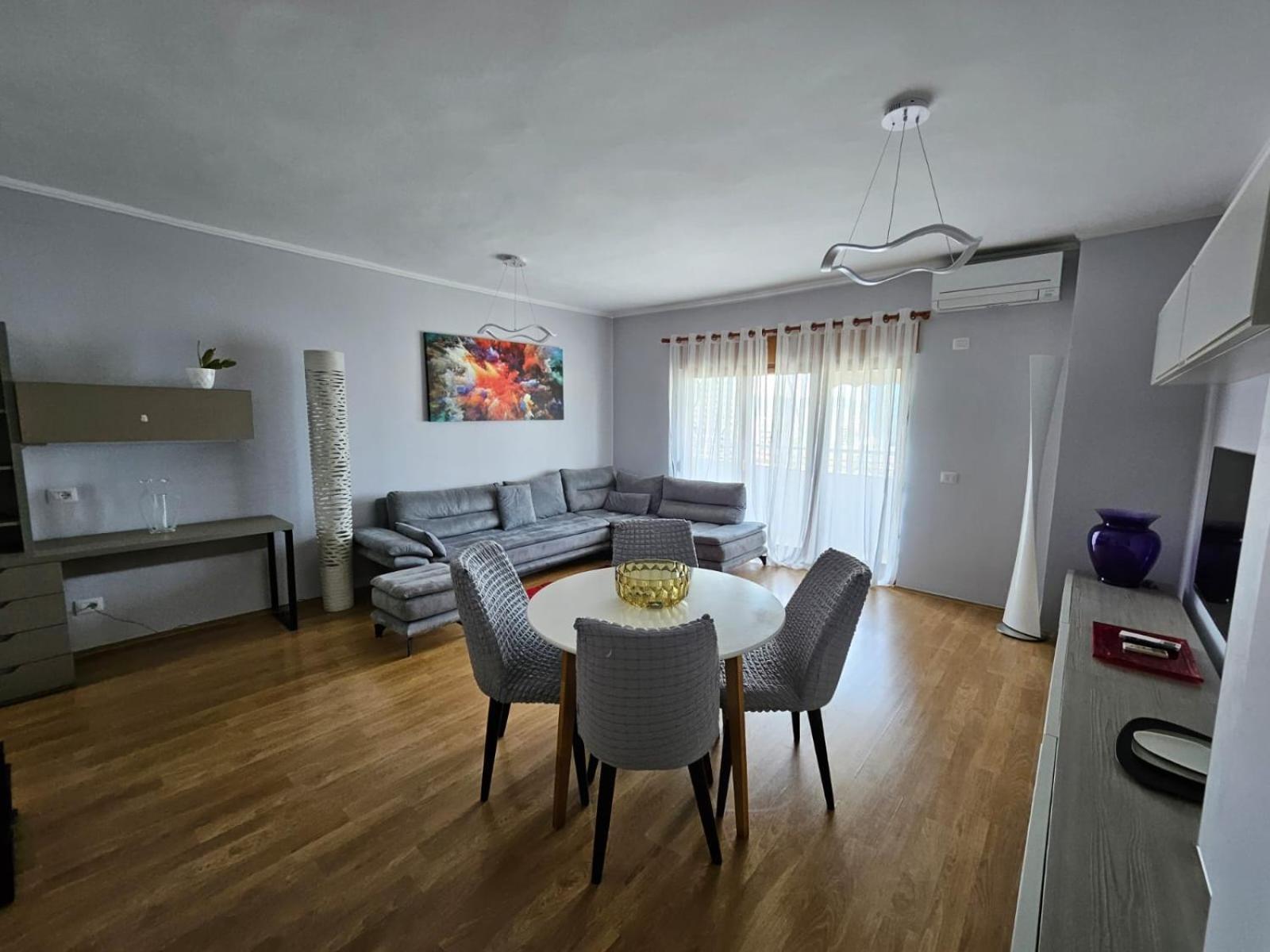 Апартаменти Sky Dwelling Тирана Екстер'єр фото