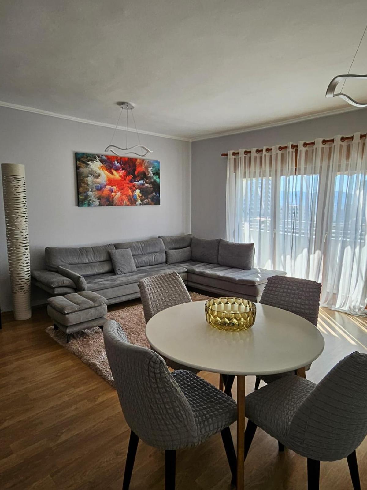 Апартаменти Sky Dwelling Тирана Екстер'єр фото