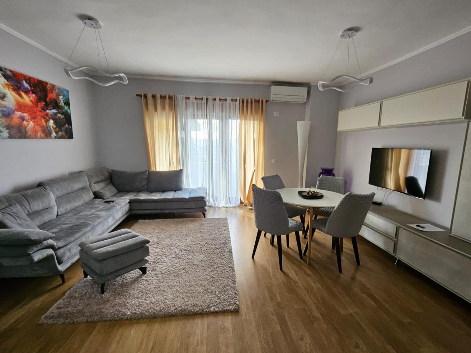 Апартаменти Sky Dwelling Тирана Екстер'єр фото